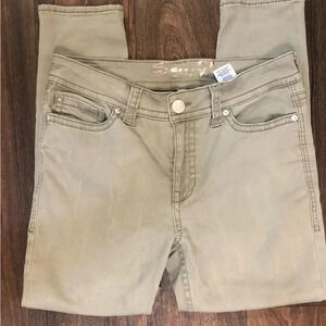 Seven7 Starlette Crop green pants Women's Size 12